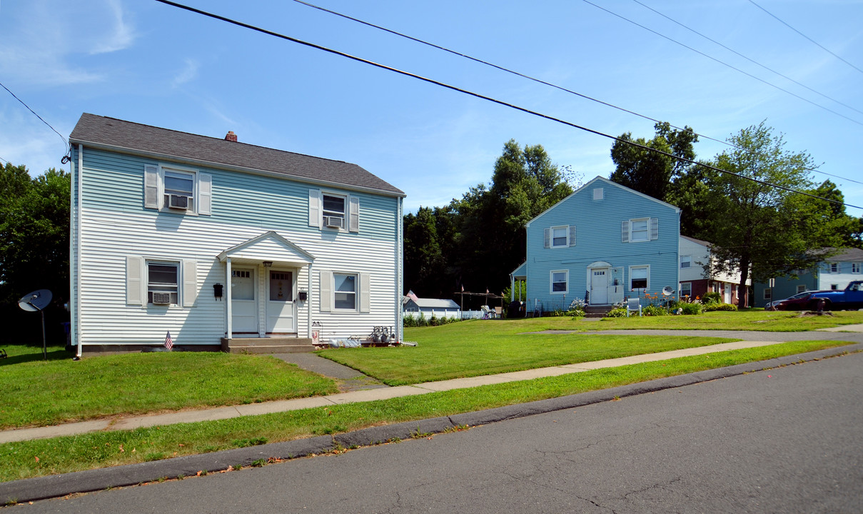 Green Valley Village in Enfield, CT - Building Photo