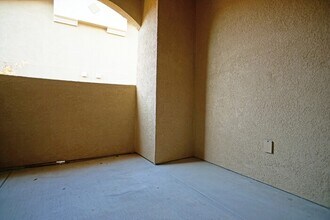 501 Gibson Dr in Roseville, CA - Building Photo - Building Photo