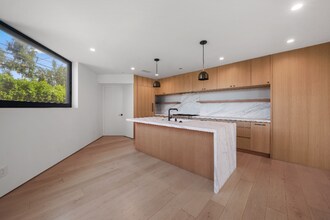 1212 Electric Ave in Los Angeles, CA - Building Photo - Building Photo