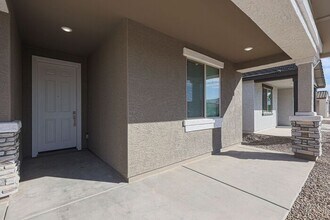 5534 W Summerside Rd in Phoenix, AZ - Building Photo - Building Photo