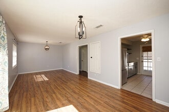 116 Country Club Dr in Niceville, FL - Building Photo - Building Photo