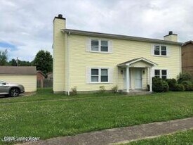 8306 Damascus Cir in Louisville, KY - Building Photo