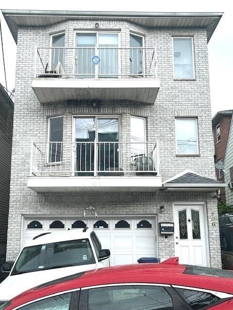 196 Lincoln St in Jersey City, NJ - Building Photo