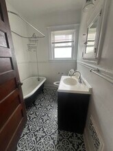 2921 Helen St in Detroit, MI - Building Photo - Building Photo