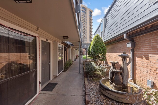 5151 Richmond Ave. in Houston, TX - Building Photo - Building Photo