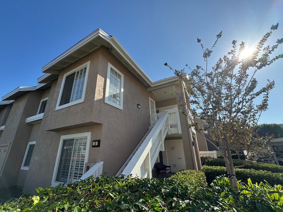 3 Woodleaf in Irvine, CA - Building Photo