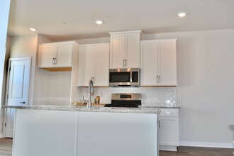 725 Peony Ln in Spring City, PA - Building Photo - Building Photo