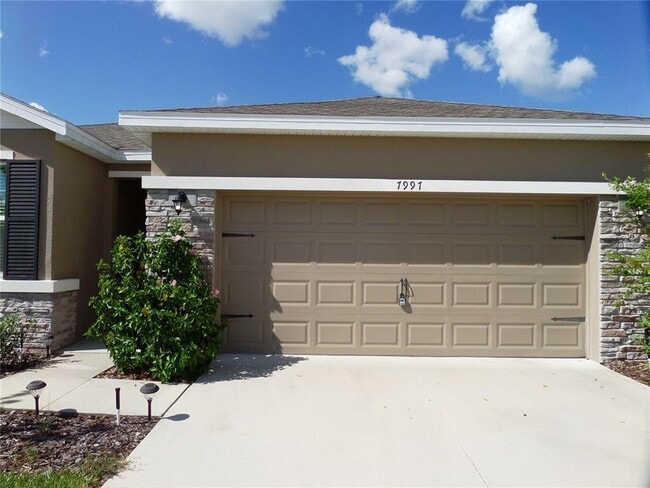 7997 Penrose Pl in Wildwood, FL - Building Photo - Building Photo