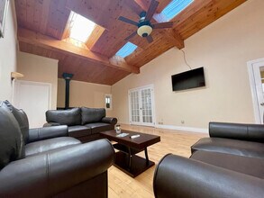 306 Front St W in Kawartha Lakes, ON - Building Photo - Building Photo