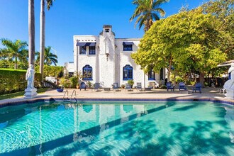 1055 Hollywood Blvd in Hollywood, FL - Building Photo - Building Photo