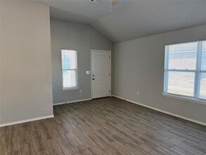 3724 Apple Villas Cir in Moore, OK - Building Photo - Building Photo