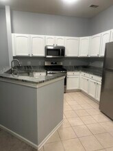 2822 S Knightsbridge Cir in Ann Arbor, MI - Building Photo - Building Photo