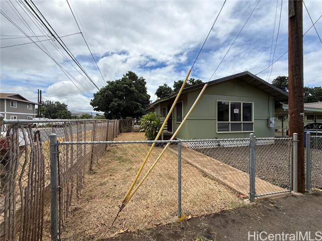 property at 84-1043-1043 Lahaina St