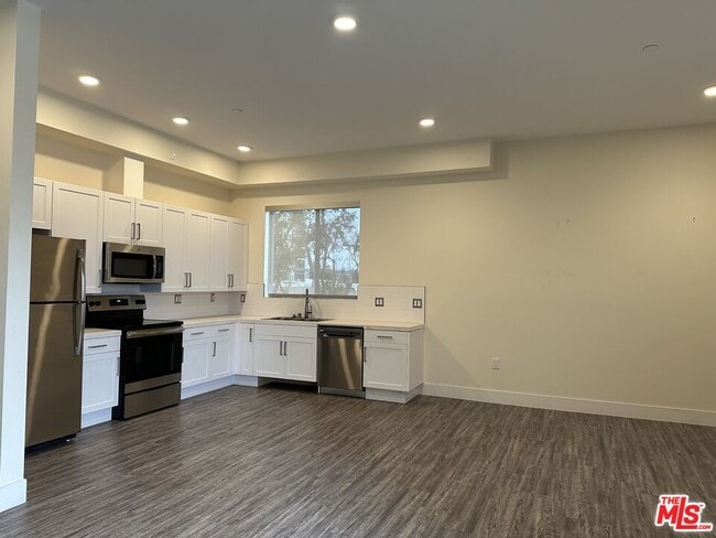 property at 11115 McCormick St