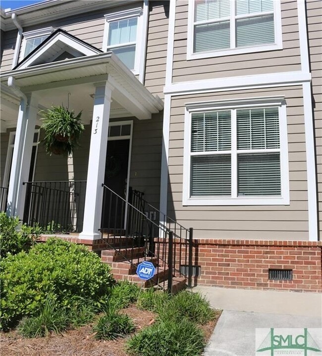 property at 213 Lakeview Dr