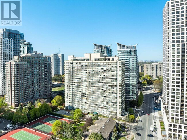 55-2055 Elm Dr W in Mississauga, ON - Building Photo - Building Photo