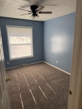 3017 E Hawkins St in Springfield, MO - Foto de edificio - Building Photo