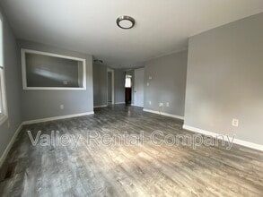 66 Lyman St in South Hadley, MA - Building Photo - Building Photo