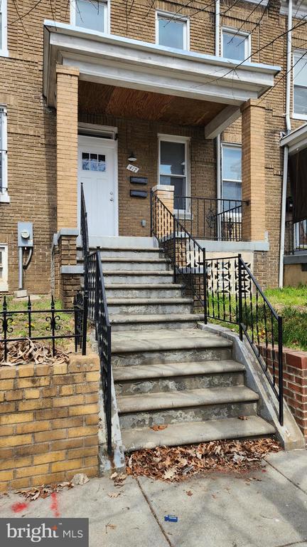 417 Irving St NW in Washington, DC - Building Photo - Building Photo