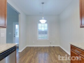 809 Ellyson Dr in Spring Hill, TN - Foto de edificio - Building Photo