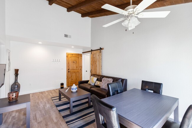 207 Oswego Ave in Huntington Beach, CA - Building Photo - Building Photo