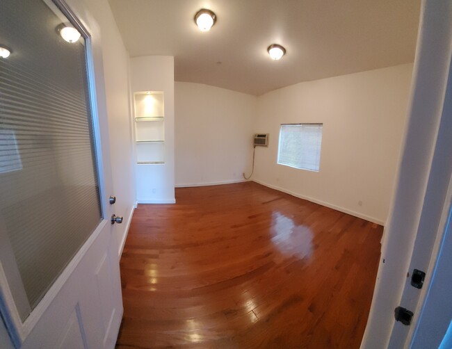 4429 S Centinela Ave, Unit 1/2