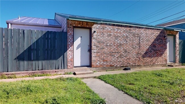 725 Peppertree Dr, Unit 30 in Bryan, TX - Foto de edificio - Building Photo