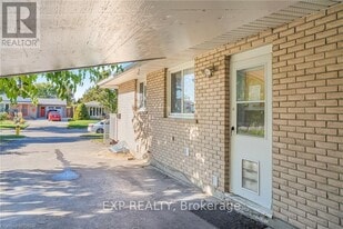 146 Appalachian Crescent in Kitchener, ON - Building Photo