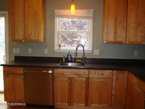 18 Stuyvesant Rd in Brick, NJ - Building Photo - Building Photo