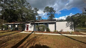 1606 NW 22nd St in Gainesville, FL - Building Photo