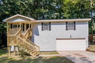 3882 Paul St in Douglasville, GA - Building Photo