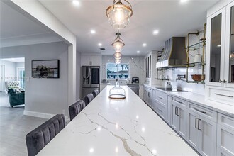 2810 NE 59th Ct in Fort Lauderdale, FL - Building Photo - Building Photo