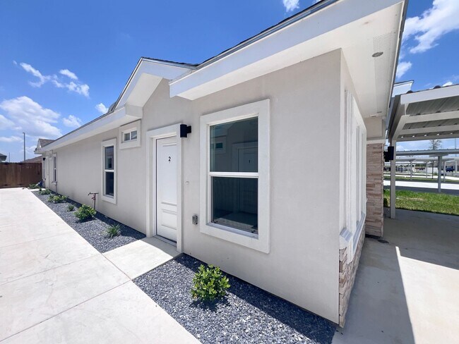 823 N Woodson Ave in Edinburg, TX - Building Photo - Building Photo