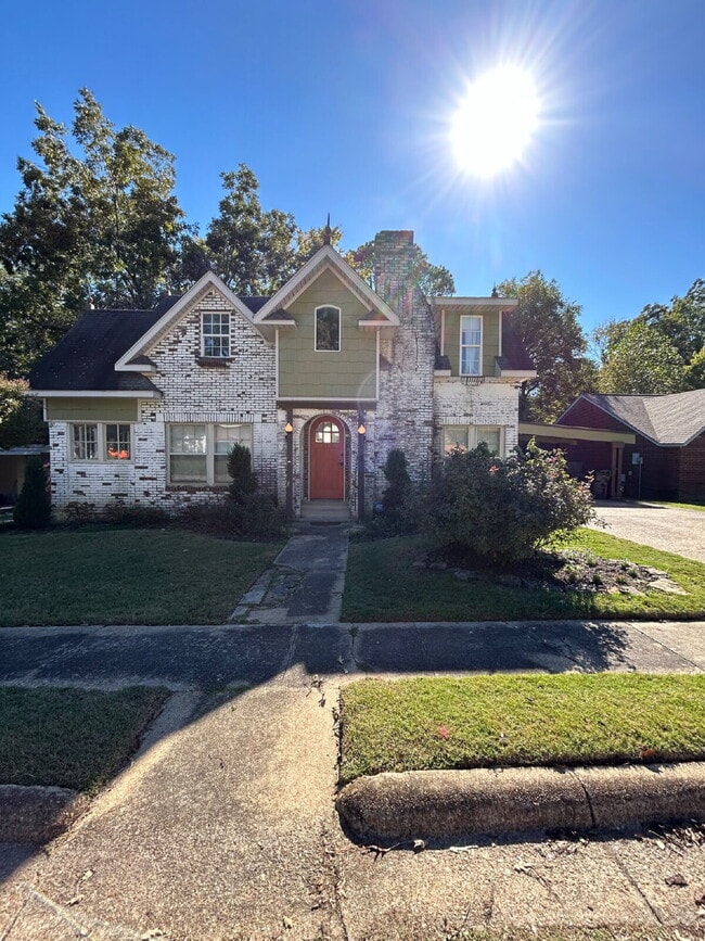 property at 517 W Thomas Ave