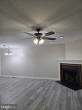 24 Woodcrest Ct in Newark, DE - Building Photo - Building Photo