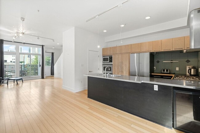 property at 2400 Champa St