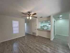 100 Hillside Rd in Laredo, TX - Building Photo - Building Photo