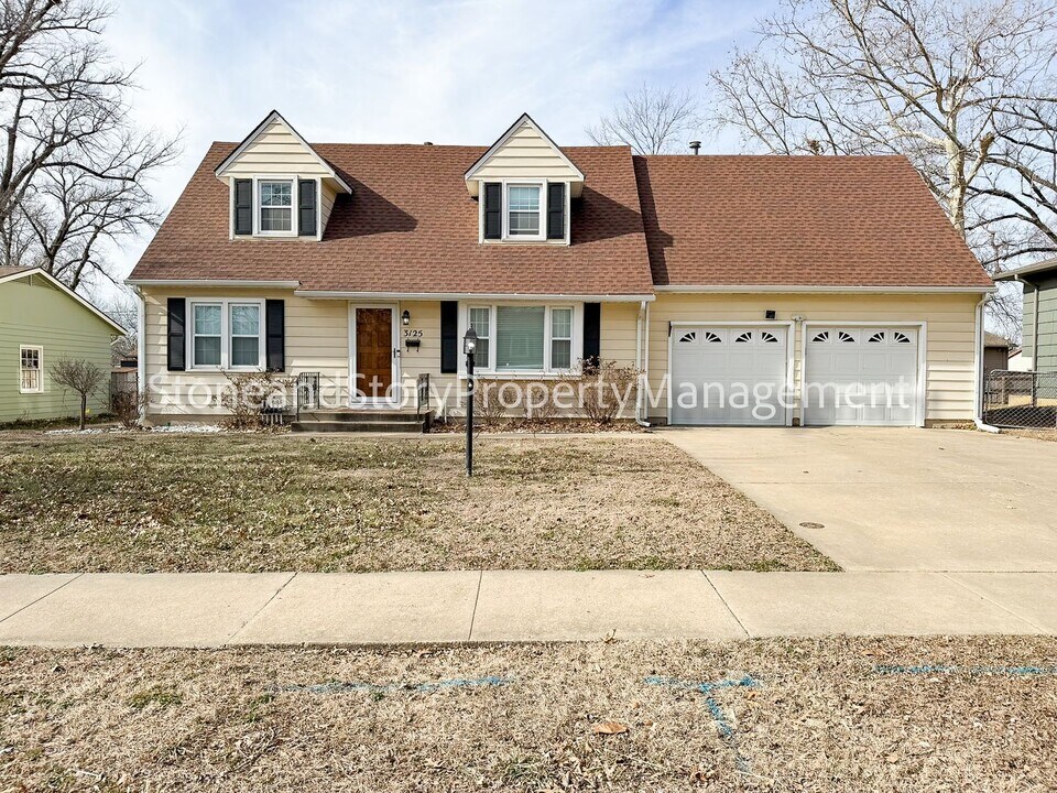 3125 SW Mulvane St in Topeka, KS - Building Photo