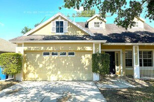10851 Newbridge Dr in Riverview, FL - Building Photo