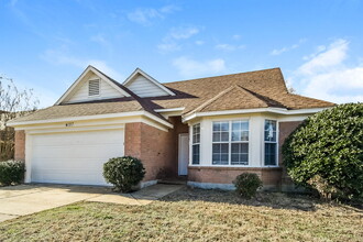 4127 Lake Cross Dr W in Memphis, TN - Foto de edificio - Building Photo