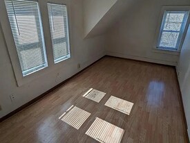 4176 S 4th St, Unit Upper unit in Milwaukee, WI - Building Photo