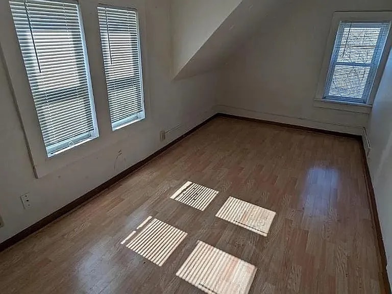 4176 S 4th St, Unit Upper unit in Milwaukee, WI - Foto de edificio