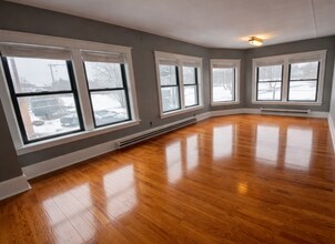 2 Raymond Ave in Poughkeepsie, NY - Building Photo - Building Photo