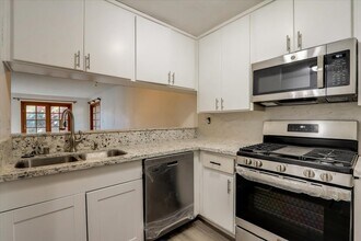 1125 Pico Blvd in Santa Monica, CA - Building Photo - Building Photo