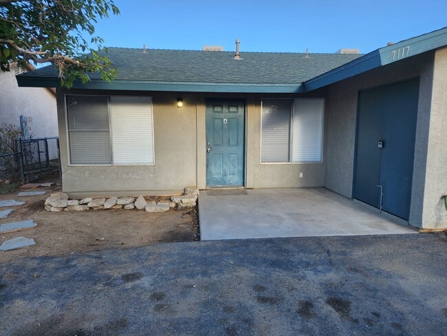 7117 Murray Ln, Unit A in Yucca Valley, CA - Building Photo - Building Photo