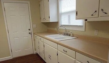 108 W Garner St in Goodman, MO - Building Photo - Building Photo