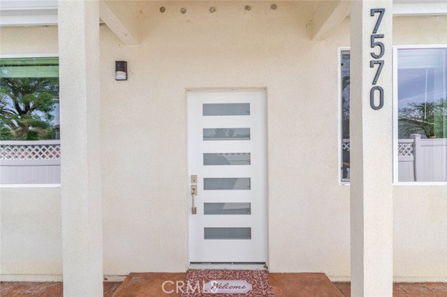 7570 Chaminade Ave in Los Angeles, CA - Building Photo - Building Photo