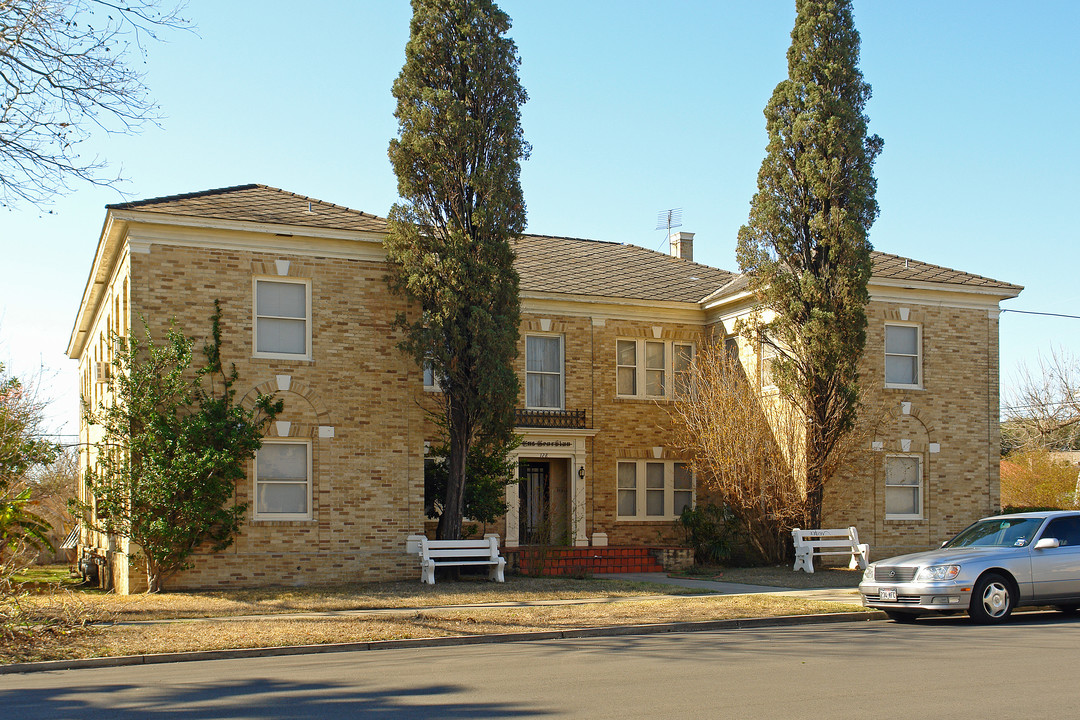 The Georgian in San Antonio, TX - Building Photo