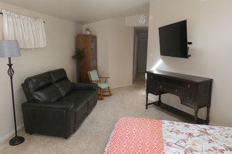 5336 Winthrop St in San Diego, CA - Building Photo - Building Photo