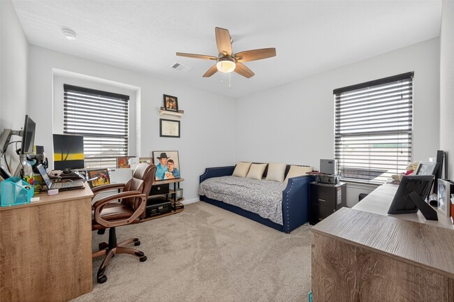 property at 2623 Hawthorn Park Ct